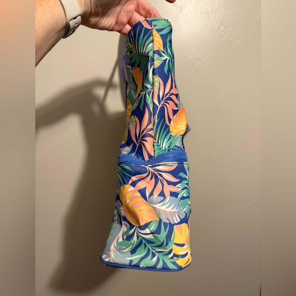 No Boundaries Beach Elevated Zip Bottom Cooler To… - image 5